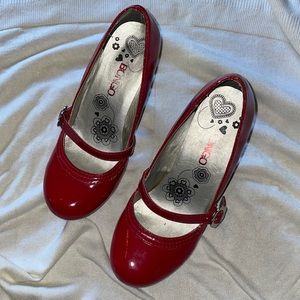 Bongo FEMA red shoes. Size 8